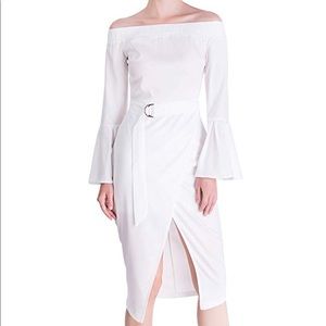 Off shoulders white midi body dress with belt